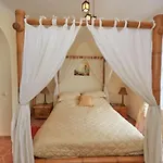 La Perla Beachfront 3 Bed Casares Costa Διαμέρισμα *
