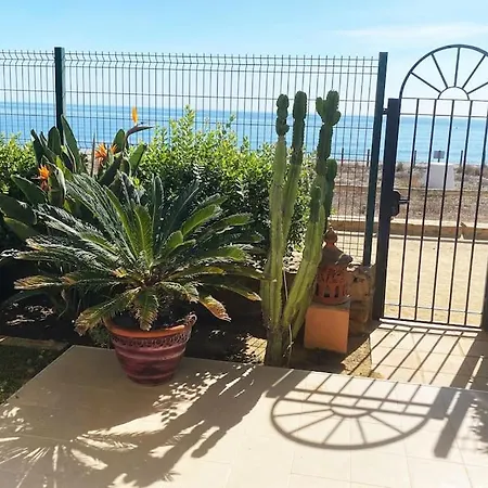 La Perla Beachfront 3 Bed Casares Costa * Bahia de Casares