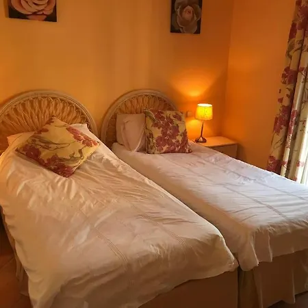 La Perla Beachfront 3 Bed Casares Costa Apartment *