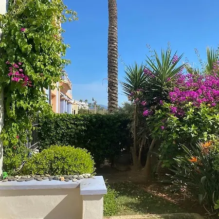 Apartment La Perla Beachfront 3 Bed Casares Costa